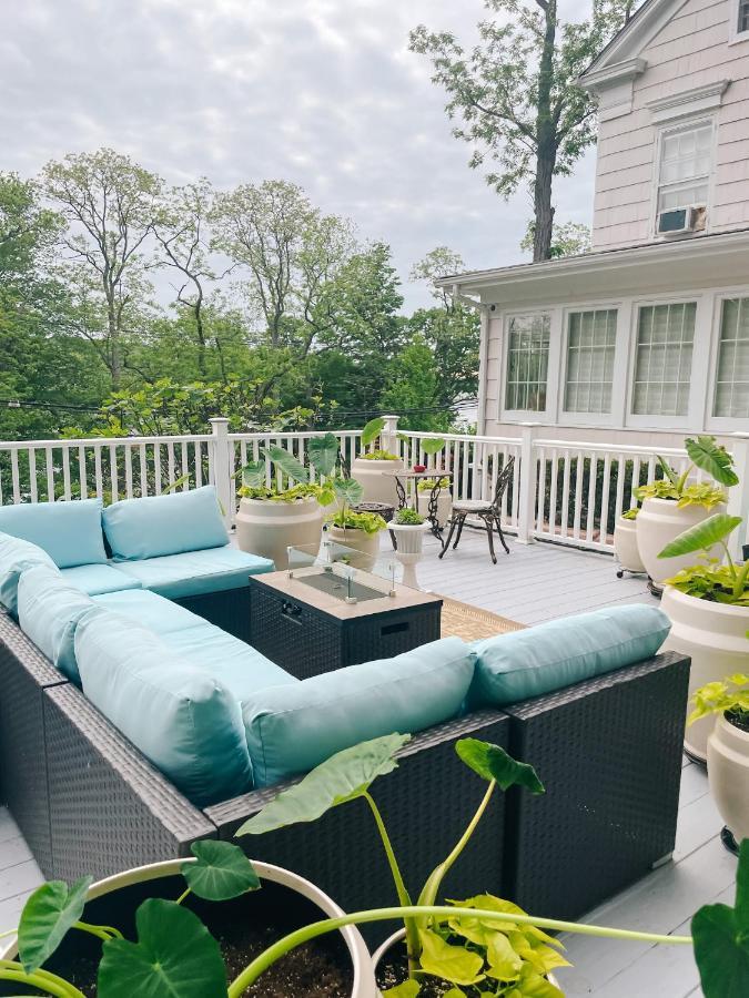 Отель The Harbor Rose Bed & Breakfast Cold Spring Harbor Экстерьер фото